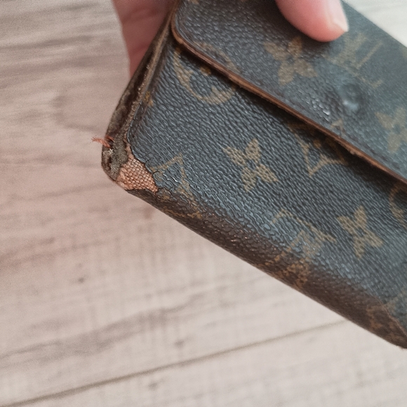 LOUIS VUITTON W Hook Wallet Monogram Beige Monogram Canvas Authentic - Picture 4 of 11